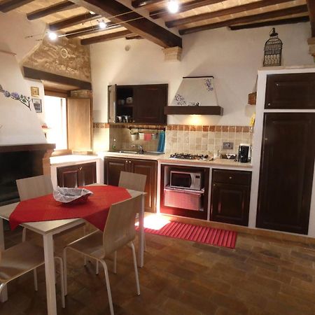 Scappo In Umbria, Porta Leone Villa อเมเลีย ภายนอก รูปภาพ
